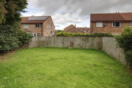 2 bedroom Apartment to let in Cairndore Walk, Newtownards, BT23