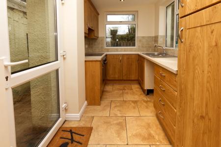 2 bedroom Semi-detached house to let in John Street, Newtownards, BT23