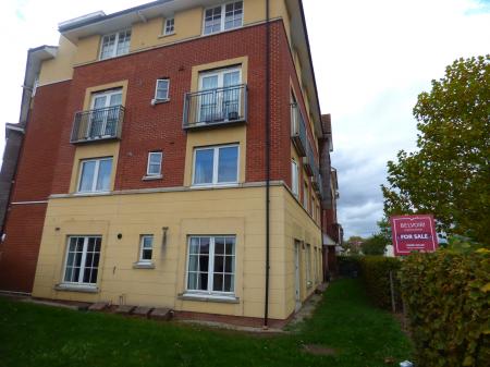 2 bedroom Flat for sale in Herschell Court, Basildon, SS14