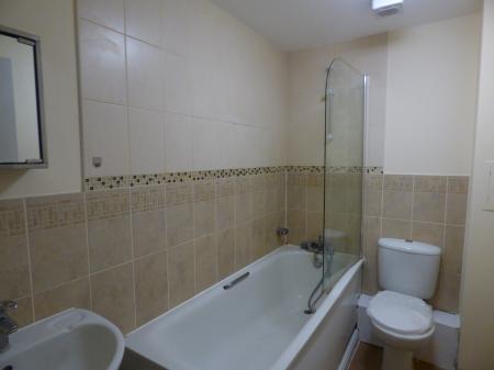 2 bedroom Flat for sale in Beeston Court, Laindon, SS15