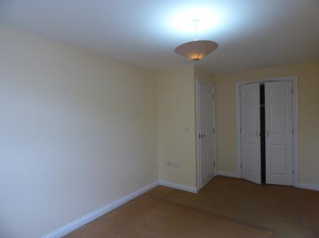 2 bedroom Flat for sale in Beeston Court, Laindon, SS15