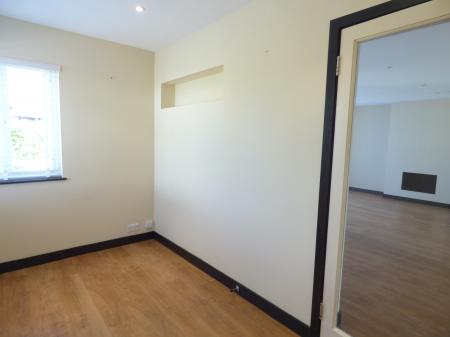 4 bedroom Semi-detached house for sale in Abbotts Close, Brentwood, CM15