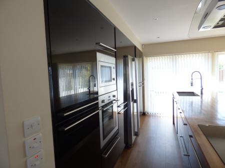 4 bedroom Semi-detached house for sale in Abbotts Close, Brentwood, CM15