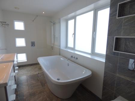 4 bedroom Semi-detached house for sale in Abbotts Close, Brentwood, CM15