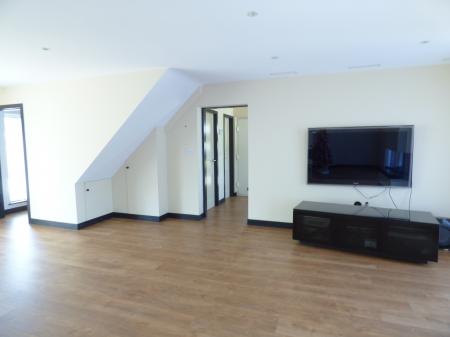 4 bedroom Semi-detached house for sale in Abbotts Close, Brentwood, CM15