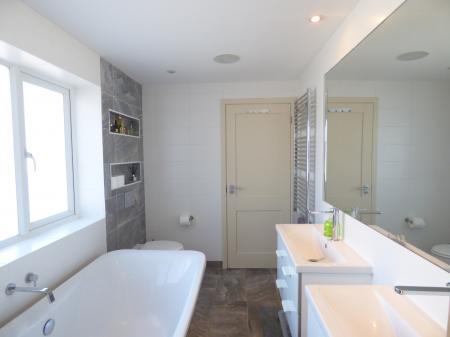 4 bedroom Semi-detached house for sale in Abbotts Close, Brentwood, CM15