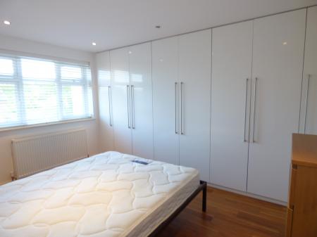 4 bedroom Semi-detached house for sale in Abbotts Close, Brentwood, CM15