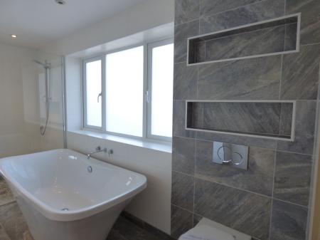4 bedroom Semi-detached house for sale in Abbotts Close, Brentwood, CM15