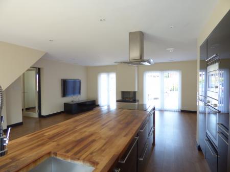 4 bedroom Semi-detached house for sale in Abbotts Close, Brentwood, CM15