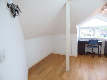 4 bedroom Semi-detached house for sale in Abbotts Close, Brentwood, CM15