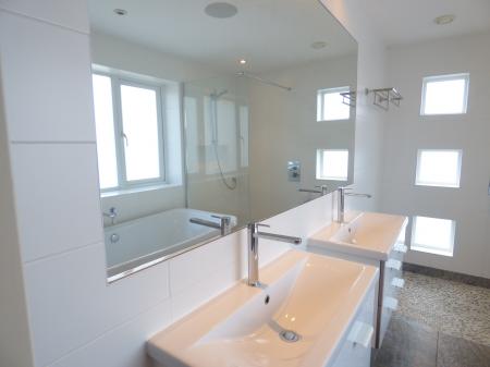 4 bedroom Semi-detached house for sale in Abbotts Close, Brentwood, CM15