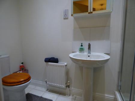 2 bedroom Flat for sale in Junction Road, Romford, RM1