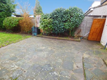 3 bedroom Semi-detached house to let in Heathview Road, Grays, RM16