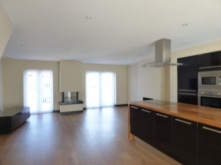 4 bedroom Semi-detached house to let in Abbots Close, Brentwood, CM15