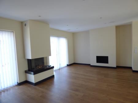 4 bedroom Semi-detached house to let in Abbots Close, Brentwood, CM15