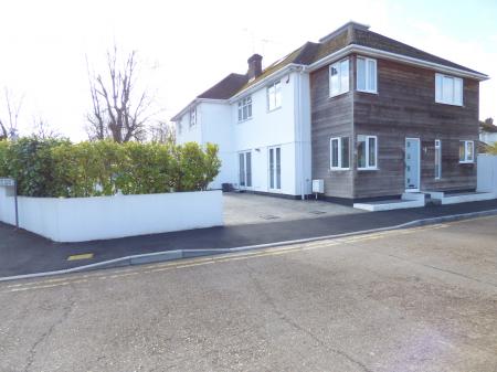 Abbots Close, Brentwood, CM15