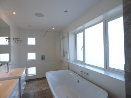 4 bedroom Semi-detached house to let in Abbots Close, Brentwood, CM15