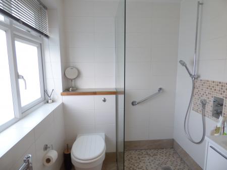 4 bedroom Semi-detached house to let in Abbots Close, Brentwood, CM15