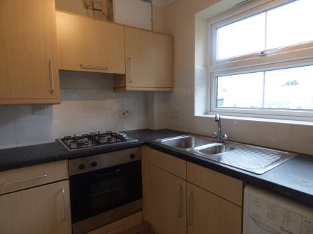 2 bedroom Flat to let in Junction Road, Brentwood, CM14