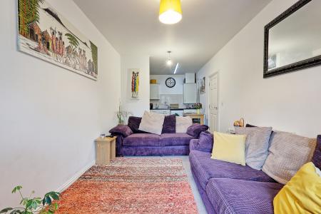 2 bedroom Flat for sale in Beeston Courts, Laindon, Basildon, SS15