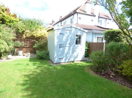 4 bedroom Semi-detached house to let in Western Road, Leigh-on-Sea, SS9