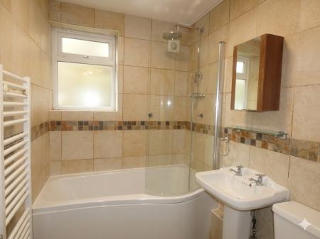 2 bedroom Flat for sale in Radford Way, Billericay, CM12