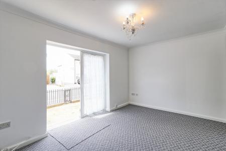 1 bedroom Apartment for sale in St Georges Court, Romford, RM1