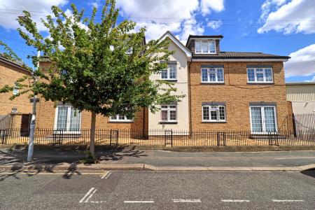 St Georges Court, Romford, RM1