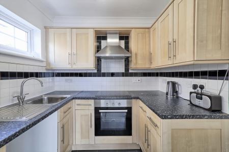 1 bedroom Apartment for sale in St Georges Court, Romford, RM1