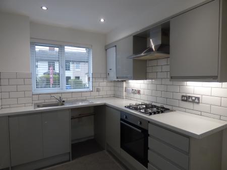 2 bedroom Flat to let in Southend Road, Stanford-le-Hope, SS17