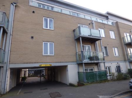 0 bedroom Studio flat to let in Brunel House, St James Road, Brentwood, CM14