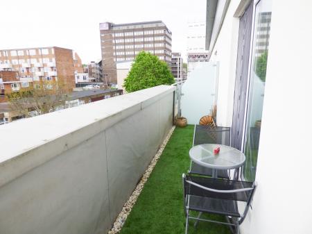 0 bedroom Studio flat to let in Brunel House, St James Road, Brentwood, CM14
