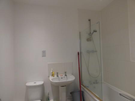 0 bedroom Studio flat to let in Brunel House, St James Road, Brentwood, CM14