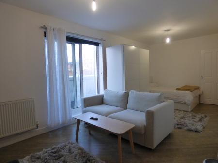 0 bedroom Studio flat to let in Brunel House, St James Road, Brentwood, CM14