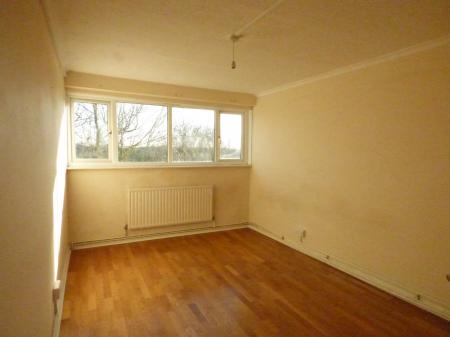 1 bedroom Flat to let in The Knares, Basildon, SS16