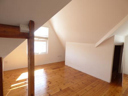 2 bedroom Flat to let in Westcliff Park Drive, Westcliff-on-Sea, SS0