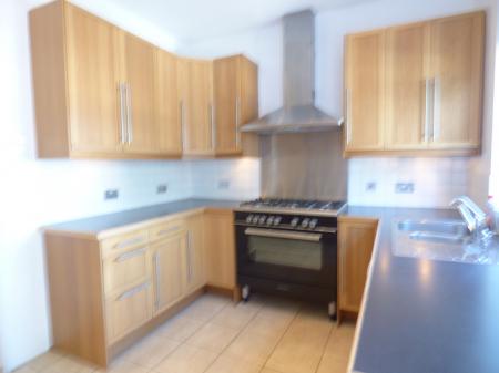2 bedroom Flat to let in Westcliff Park Drive, Westcliff-on-Sea, SS0
