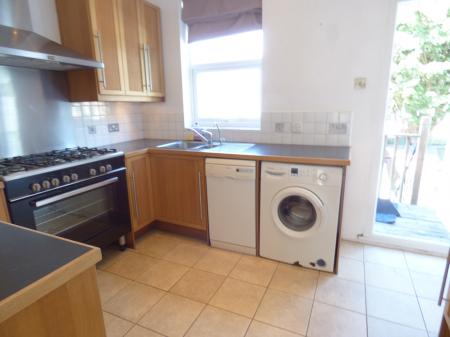 2 bedroom Flat to let in Westcliff Park Drive, Westcliff-on-Sea, SS0