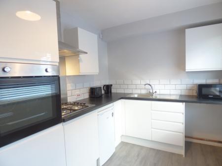 1 bedroom Flat to let in Doddinghurst Road, Brentwood, CM15