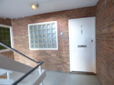 1 bedroom Flat to let in Doddinghurst Road, Brentwood, CM15