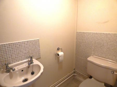 1 bedroom Ground floor maisonette to let in Napier Crescent, Wickford, SS12