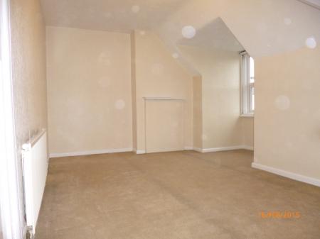 3 bedroom Flat to let in Green Lane, Dagenham, RM8