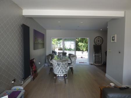 3 bedroom Semi-detached house to let in Wingrave Crescent, Brentwood, CM14
