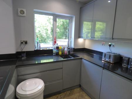 3 bedroom Semi-detached house to let in Wingrave Crescent, Brentwood, CM14