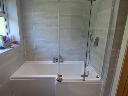 3 bedroom Semi-detached house to let in Wingrave Crescent, Brentwood, CM14