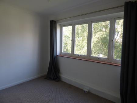 2 bedroom Flat to let in Sir Francis Way, Brentwood, CM14