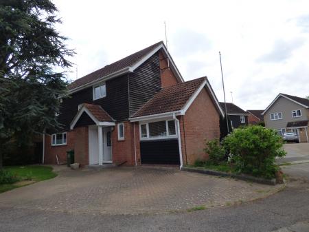 4 bedroom Detached house to let in Eisenhower Road, Laindon, Basildon, SS15