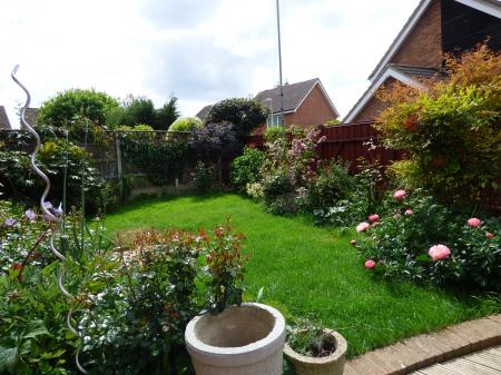 4 bedroom Detached house to let in Eisenhower Road, Laindon, Basildon, SS15