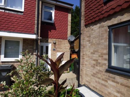 1 bedroom Flat to let in Bourne Close, Basildon, SS15