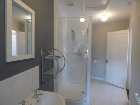 1 bedroom Flat to let in Bourne Close, Basildon, SS15